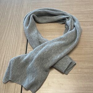 Soft Gray Fine Wool Knit Scarf | Merino Feel | Quiet Luxury Neutral